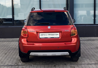 Подержанный автомобиль Suzuki SX4 Hatchback 2011 года (4 фото)