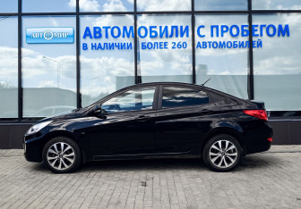 Подержанный автомобиль Hyundai Solaris Sedan 2013 года (2 фото)