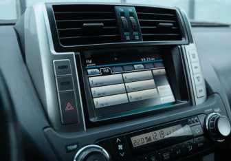 Подержанный автомобиль Toyota Land Cruiser Prado 2010 года (16 фото)