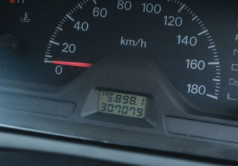 Подержанный автомобиль Mitsubishi Lancer Sedan 2006 года (16 фото)