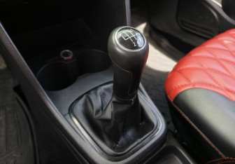 Подержанный автомобиль Volkswagen Polo Sedan 2011 года (13 фото)