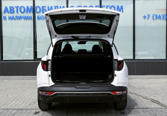 Подержанный автомобиль Hyundai Tucson 2023 года (22 фото)