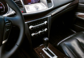 Подержанный автомобиль Nissan Teana 2012 года (9 фото)