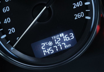 Подержанный автомобиль Mazda CX-5 2012 года (16 фото)