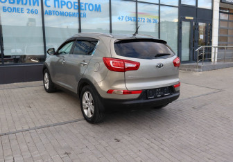 Подержанный автомобиль Kia Sportage 2010 года (3 фото)