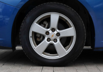 Подержанный автомобиль Chevrolet Cruze Sedan 2011 года (20 фото)