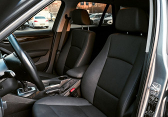 Подержанный автомобиль BMW X1 2012 года (16 фото)