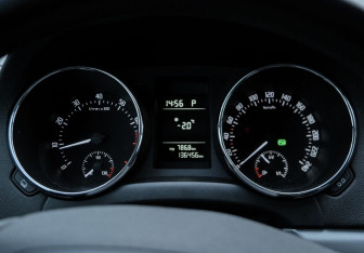 Подержанный автомобиль Skoda Yeti 2013 года (15 фото)