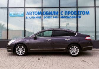 Подержанный автомобиль Nissan Teana 2012 года (2 фото)
