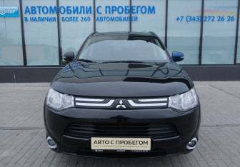 Подержанный автомобиль Mitsubishi Outlander 2013 года (8 фото)
