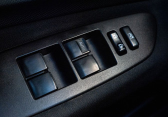 Подержанный автомобиль Toyota Auris Hatchback 2008 года (14 фото)