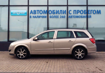 Подержанный автомобиль Opel Astra Wagon 2008 года (2 фото)