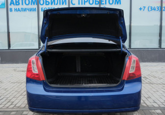 Подержанный автомобиль Chevrolet Lacetti Sedan 2012 года (18 фото)