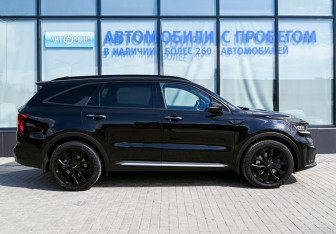 Подержанный автомобиль Kia Sorento 2023 года (6 фото)