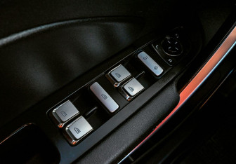 Подержанный автомобиль Geely Atlas Pro 2023 года (12 фото)