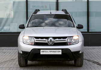 Подержанный автомобиль Renault Duster 2018 года (8 фото)