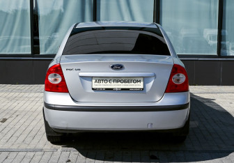 Подержанный автомобиль Ford Focus Sedan 2008 года (4 фото)