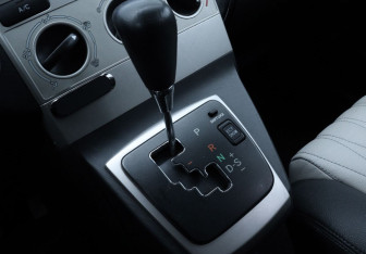 Подержанный автомобиль Toyota Corolla Verso 2006 года (14 фото)