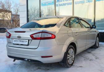 Подержанный автомобиль Ford Mondeo Sedan 2011 года (5 фото)