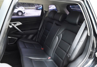 Подержанный автомобиль Geely Atlas 2021 года (14 фото)