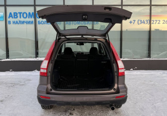 Подержанный автомобиль Honda CR-V 2012 года (19 фото)