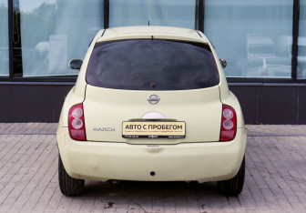 Подержанный автомобиль Nissan March Hatchback 2004 года (5 фото)
