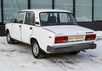 Подержанный автомобиль LADA (ВАЗ) 2107 1999 года (3 фото)