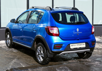 Подержанный автомобиль Renault Sandero 2019 года (3 фото)