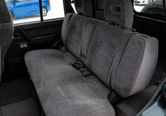 Подержанный автомобиль Mitsubishi Pajero 1995 года (12 фото)