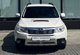 Подержанный автомобиль Subaru Forester Suv 2010 года (8 фото)
