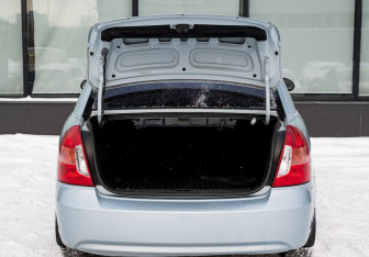 Подержанный автомобиль Hyundai Verna Sedan 2007 года (18 фото)