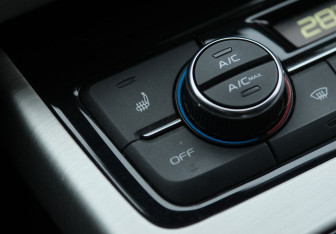 Подержанный автомобиль Geely Atlas 2021 года (13 фото)