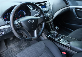 Подержанный автомобиль Hyundai i40 Sedan 2015 года (9 фото)