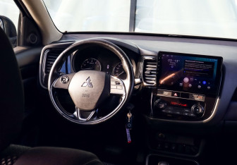 Подержанный автомобиль Mitsubishi Outlander 2019 года (19 фото)