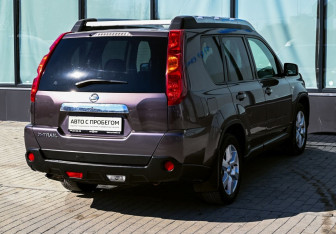 Подержанный автомобиль Nissan X-Trail 2008 года (5 фото)