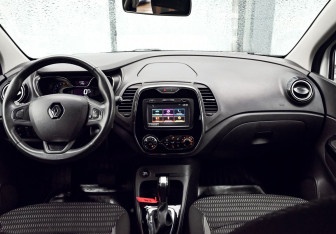 Подержанный автомобиль Renault Kaptur 2016 года (21 фото)