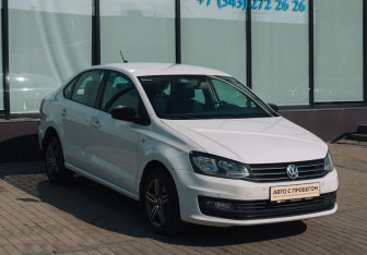 Подержанный автомобиль Volkswagen Polo Sedan 2019 года (7 фото)