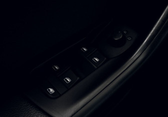 Подержанный автомобиль Audi Q3 2014 года (12 фото)