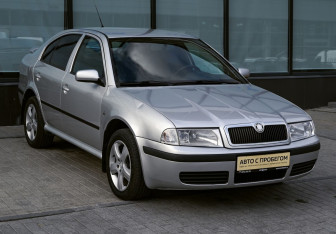 Подержанный автомобиль Skoda Octavia Liftback 2006 года (7 фото)