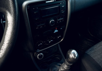 Подержанный автомобиль Renault Duster 2014 года (10 фото)