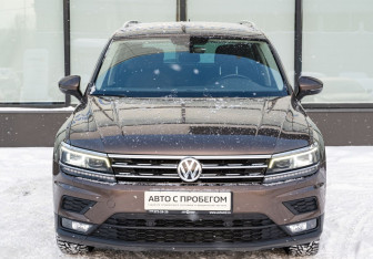 Подержанный автомобиль Volkswagen Tiguan 2018 года (8 фото)