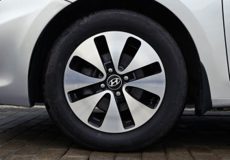 Подержанный автомобиль Hyundai Solaris Sedan 2012 года (11 фото)