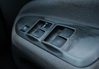 Подержанный автомобиль Mitsubishi Lancer Sedan 2006 года (11 фото)