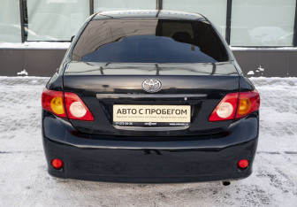 Подержанный автомобиль Toyota Corolla Sedan 2008 года (4 фото)