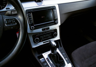 Подержанный автомобиль Volkswagen Passat Sedan 2011 года (9 фото)