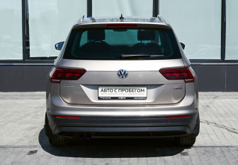 Подержанный автомобиль Volkswagen Tiguan 2017 года (4 фото)