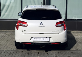Подержанный автомобиль Citroen C4 Aircross 2012 года (4 фото)