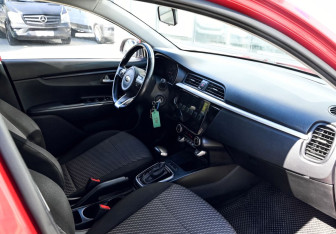 Подержанный автомобиль Kia Rio Sedan 2018 года (21 фото)