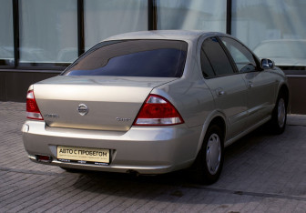 Подержанный автомобиль Nissan Almera Classic 2007 года (5 фото)