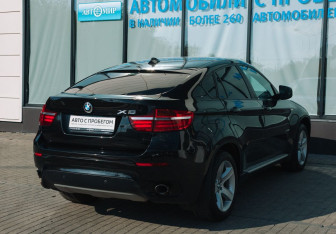 Подержанный автомобиль BMW X6 2013 года (5 фото)